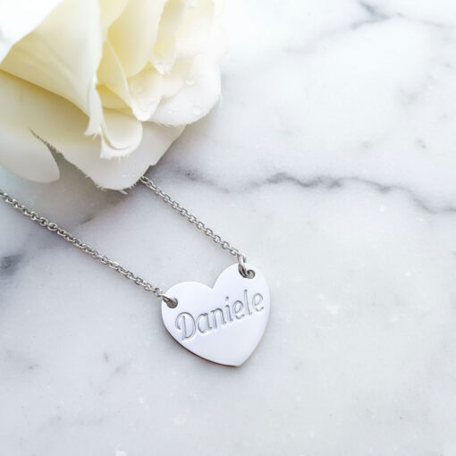 Collana con cuore inciso