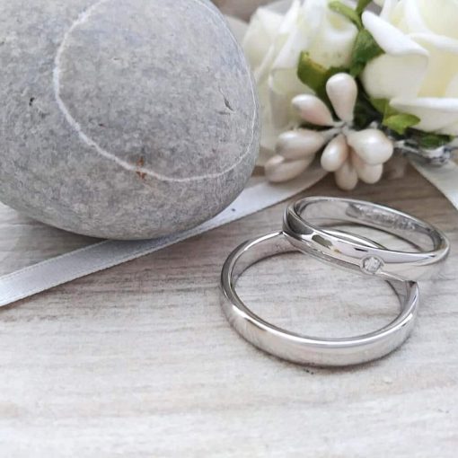 Coppia di fedi in oro bianco 9 carati con diamante - immagine 4