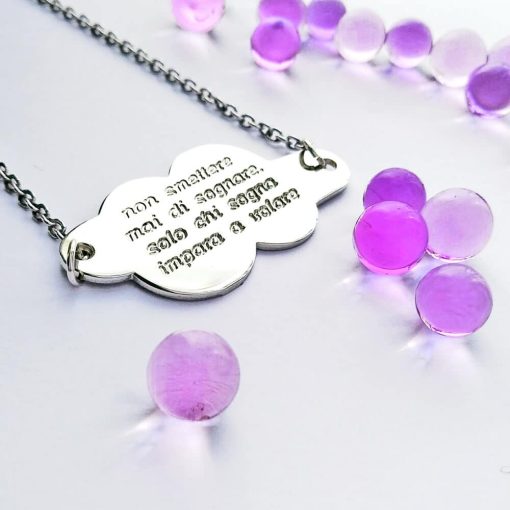 Collana in argento con nuvoletta e incisione personalizzata - immagine 2