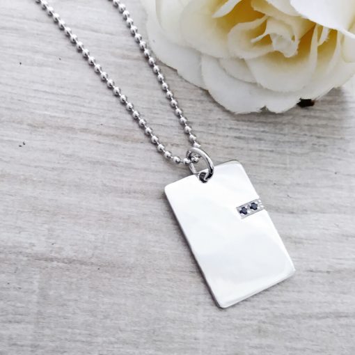 Collana con piastrina e diamanti neri - immagine 2