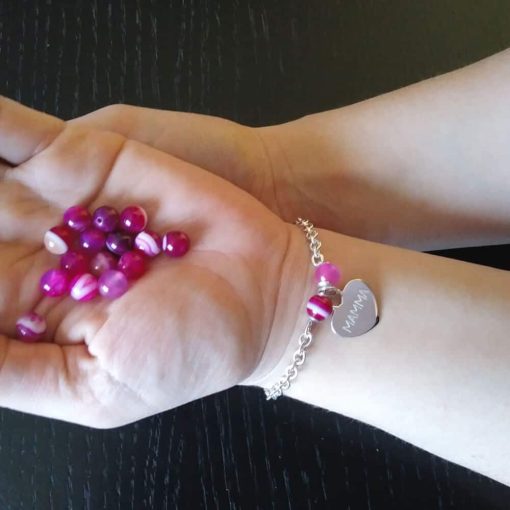 Braccialetto in argento con cuore inciso, impreziosito da agata rosa - immagine 3