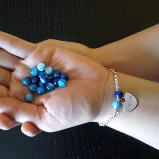 Braccialetto in argento con cuore inciso, impreziosito da agata blu - immagine 3