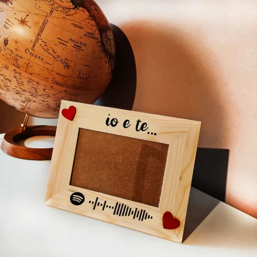 Portafoto in legno personalizzato con la tua canzone preferita
