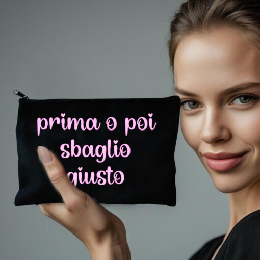 Pochette multiuso Prima o poi sbaglio giusto